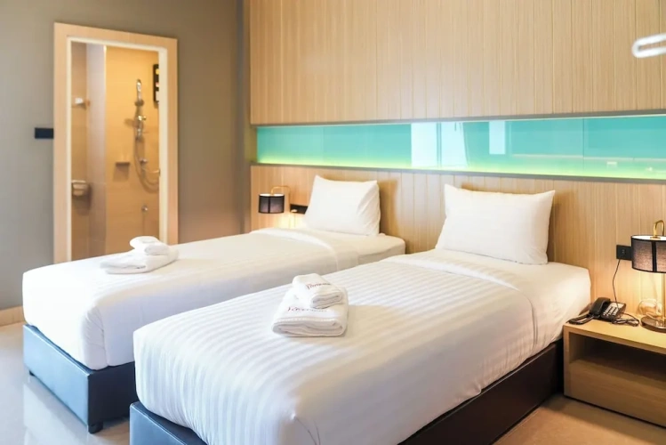 Deluxe Twin room with balcony and with city view