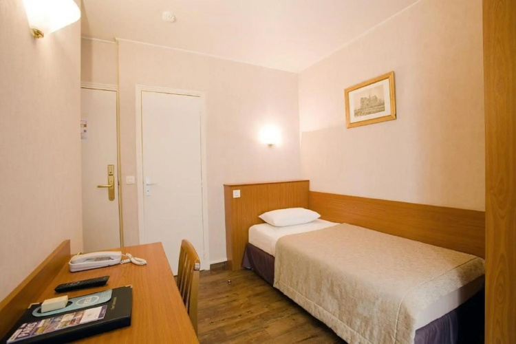 Central Hotel Paris