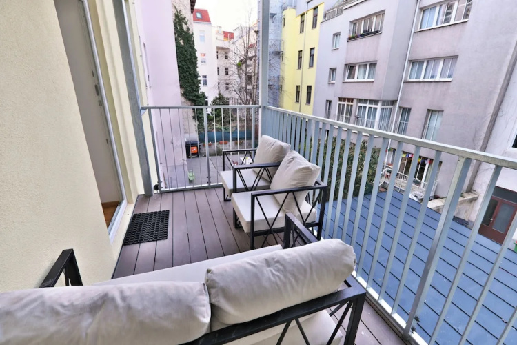 Vienna Lotus Apartment