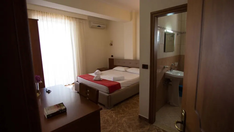 Paradise Lukova Hotel