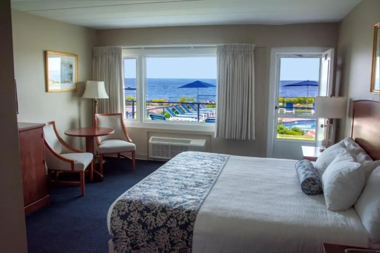Standard room with balcony and with ocean view