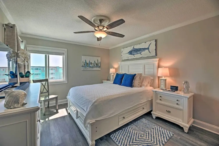 Walk to Beach: Ocean-view Atlantic Beach Condo!