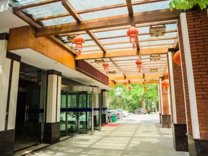 Baizhao Mountain Hotel