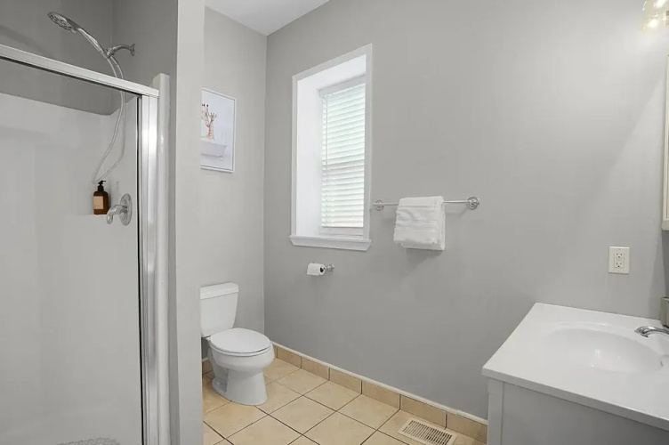 Spacious 3-Bedroom with King Bed