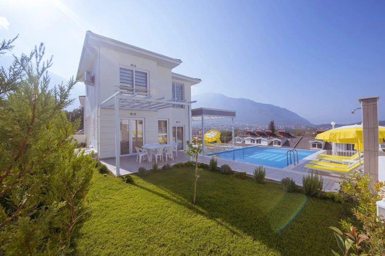 2 Bedrooms Single Apartment