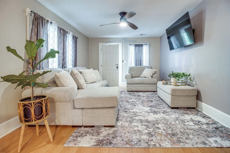 2 Bedrooms Apartment