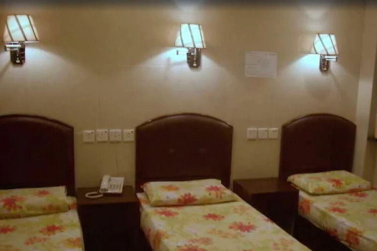 Lis Chain Hostel