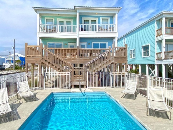 5 Bedrooms Cottage