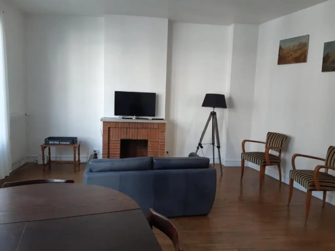 2 Bedrooms Apartment