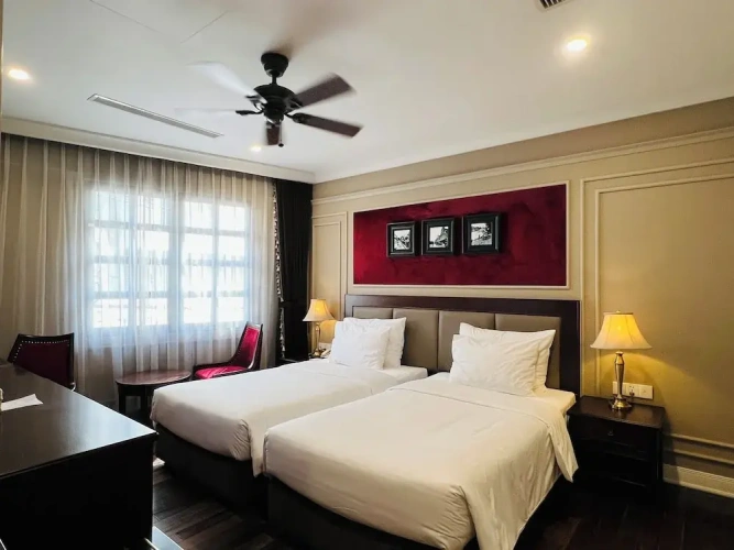 Deluxe Twin room with city view