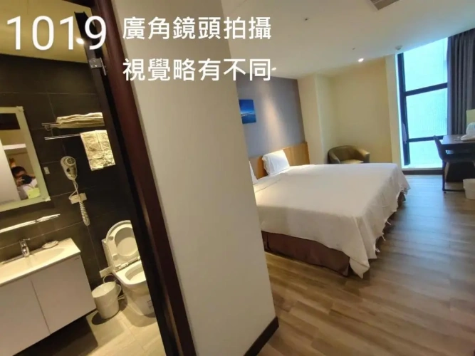 Standard Double room with city view