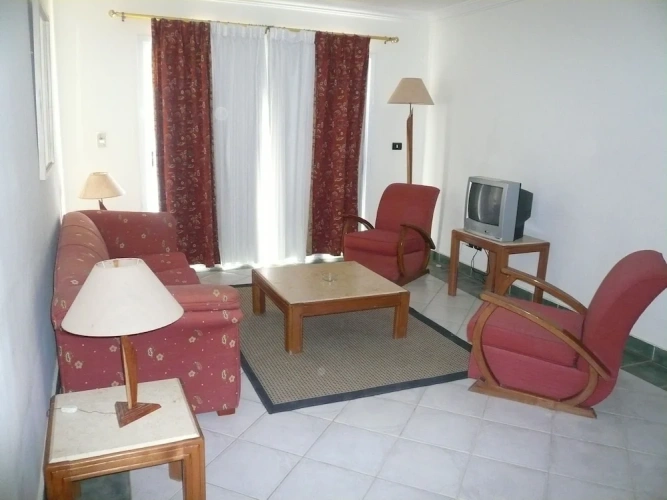 2 Bedrooms Family Suite with pool view
