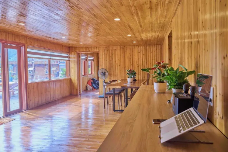 Lan Ha Floating Homestay