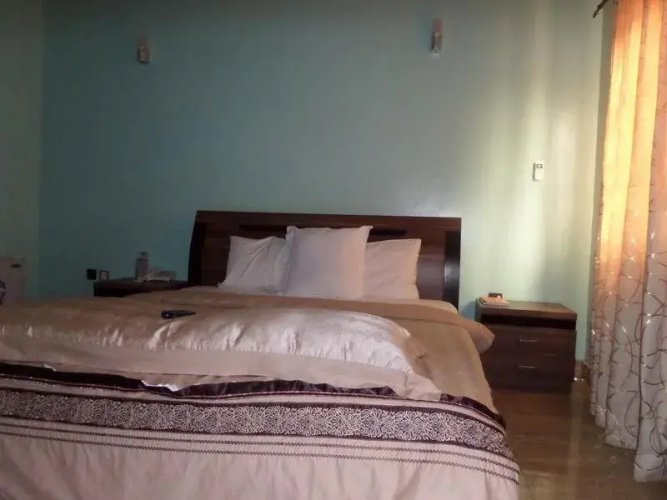 BTE Suites & Civic Center