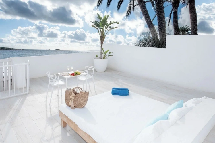 1 Bedroom Apartment beachfront