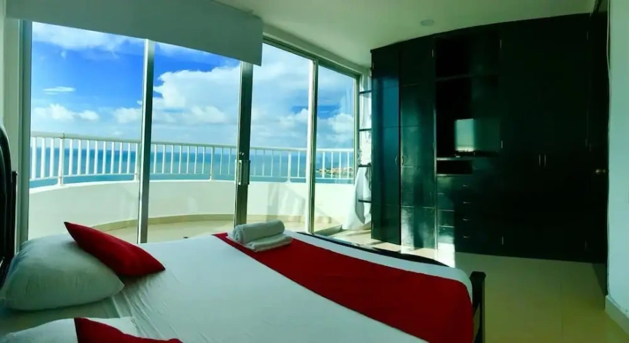2 Bedrooms Apartment with balcony and beachfront