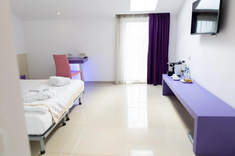 Alex Hotel