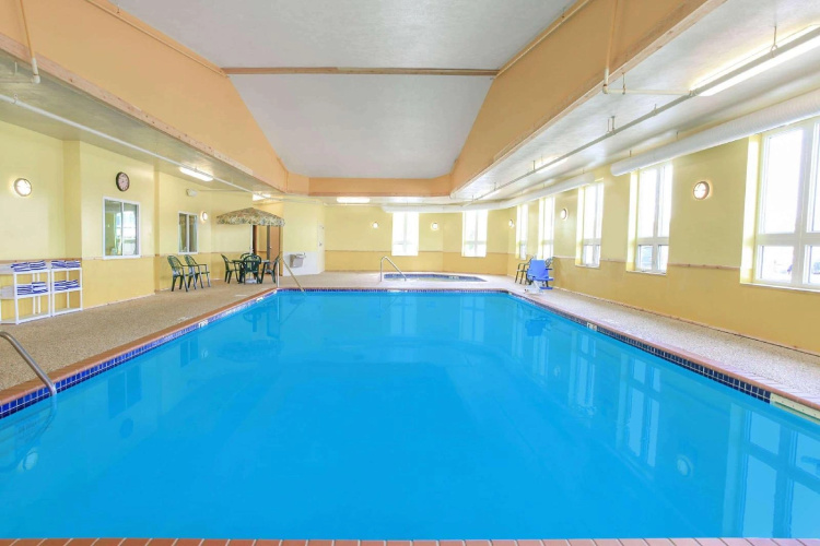 Soo Locks Lodge & Suites