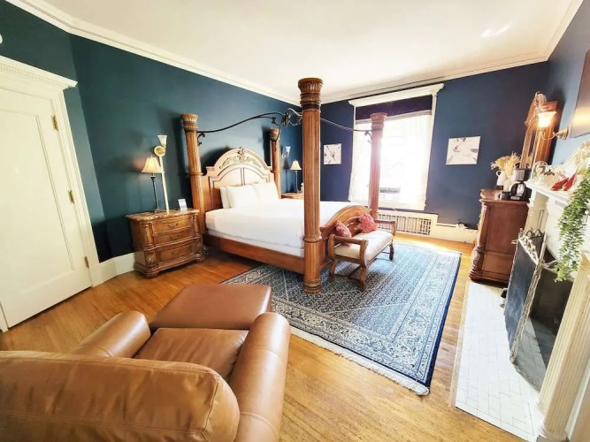 Historic Cotton Mansion Duluth Boutique Hotel