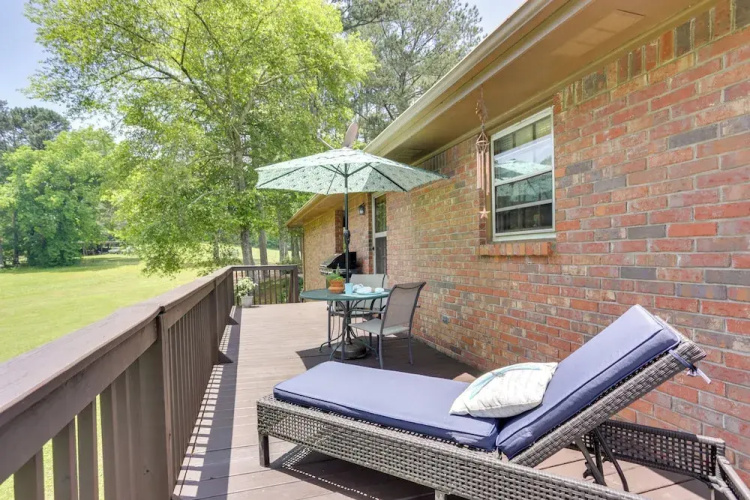 Cozy Georgia Getaway w/ Deck, Grill & Fire Pit!