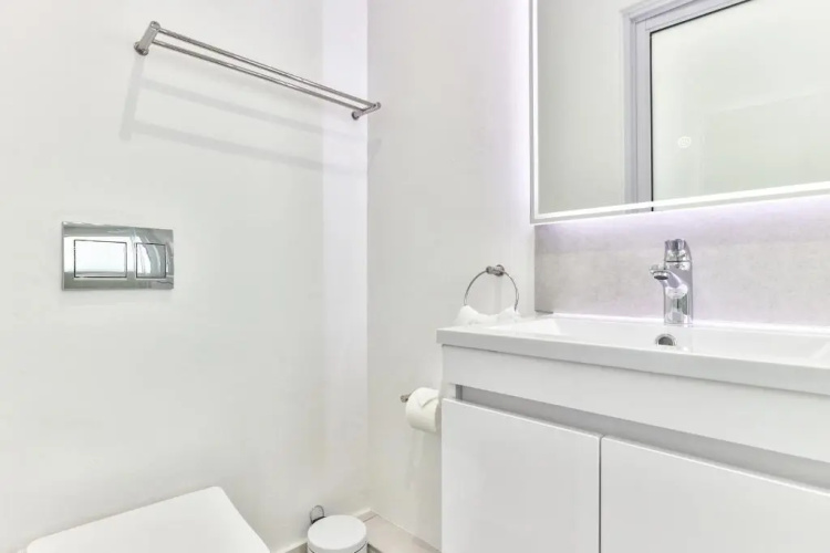 1 On Albert 2 bed harbour view