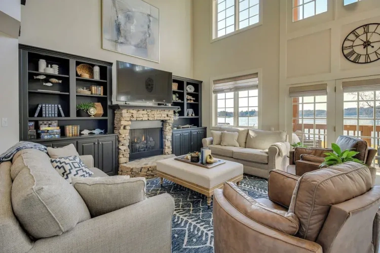 3 Bedrooms Apartment