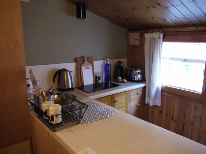 2 Bedrooms Apartment with mountain view