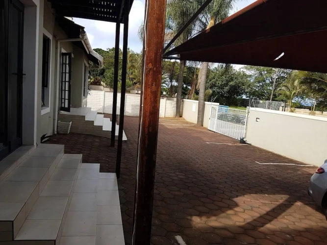 1 Bedroom Standard room with balcony and with city view