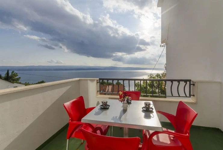 Apartment with balcony