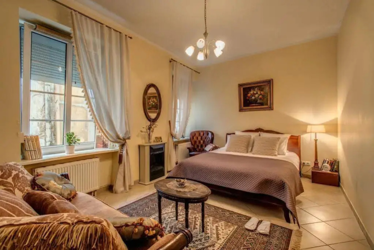 Retro Apartment by Houseys