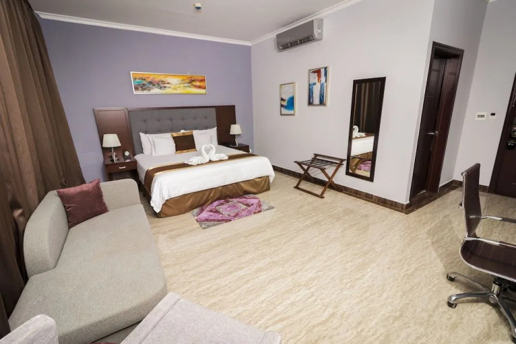 Hotel City Plaza & Suites