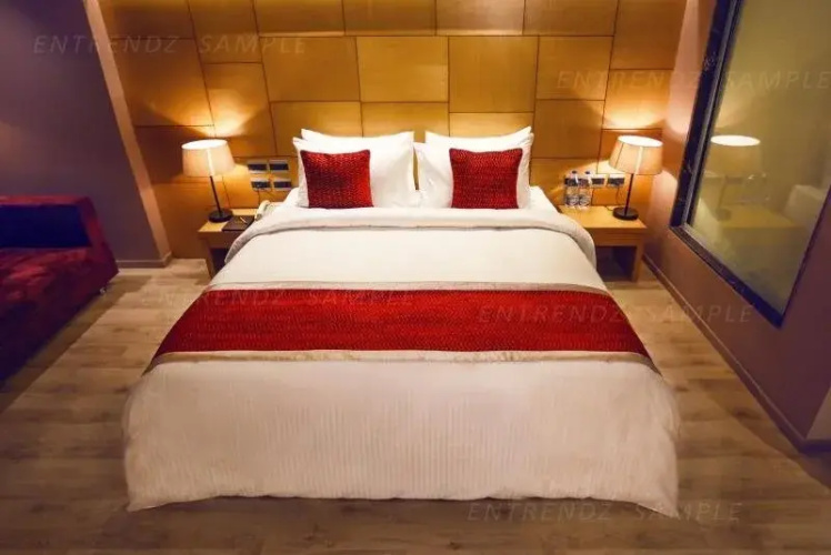 Hotel Charan Plaza