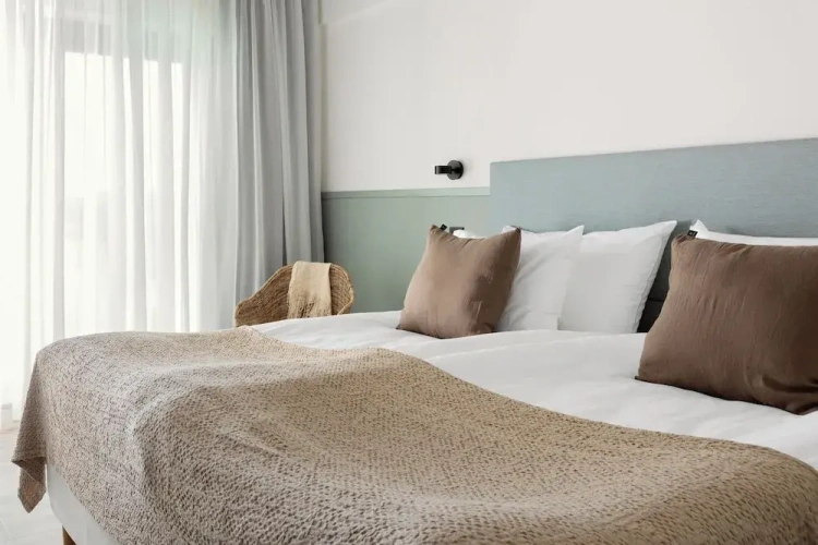 Standard Twin room with balcony