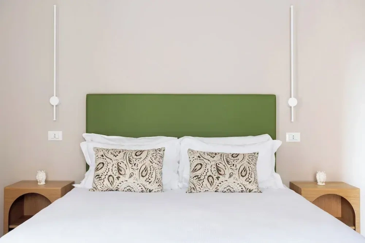 Deluxe Triple room with city view