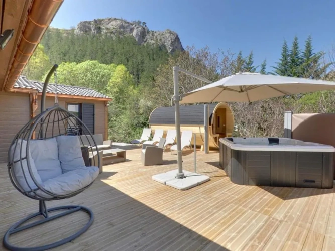 3 Bedrooms Standard room with view
