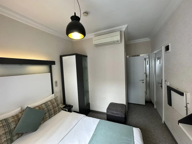 Economy room