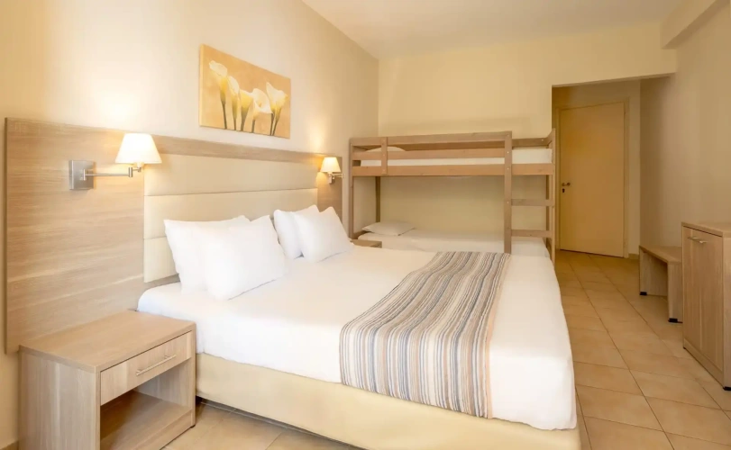 Twin room with garden view