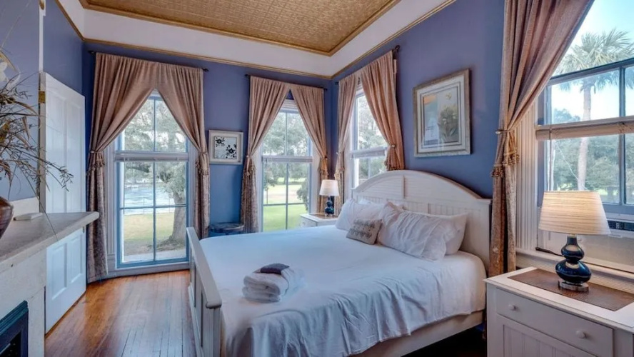 Forsyth Park 2 Bedroom Beauty
