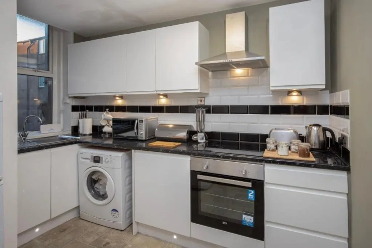 2 Bedrooms Apartment