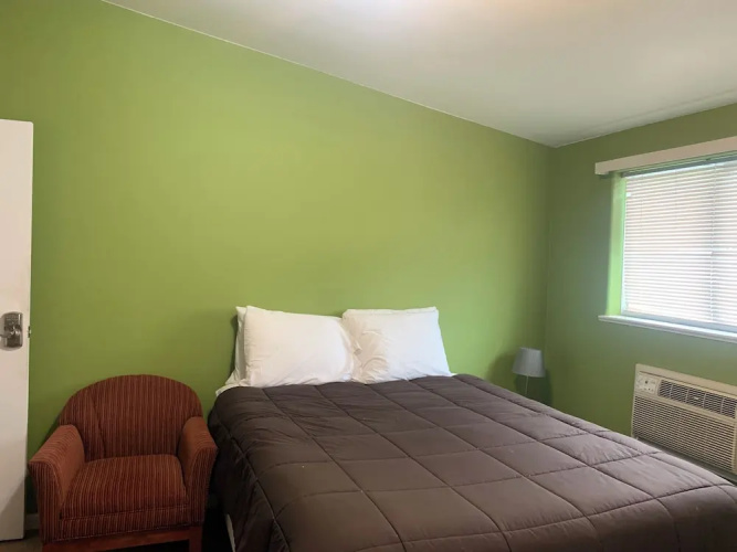 6 Plex Rental