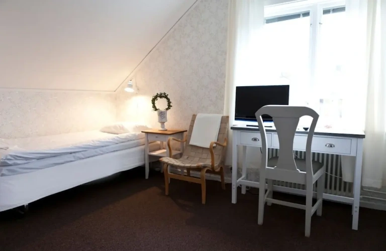 Standard Single room with courtyard view