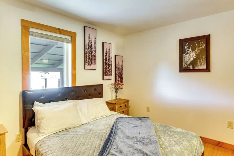 12 Mi to Bozeman: Pet-friendly Gem w/ Sauna & Yard