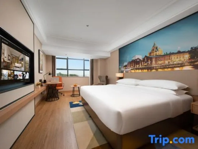 1 Bedroom Luxury Attic Suite