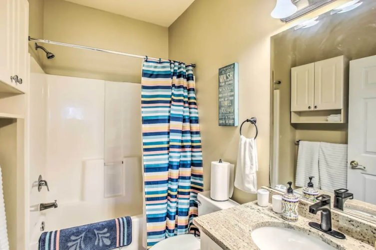 Screened-in Patio: Myrtle Beach Golf Condo