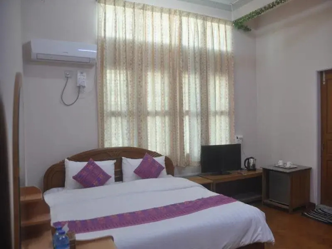 Htal War Hotel