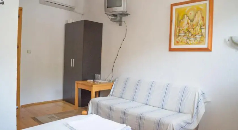 Toni's Guest House