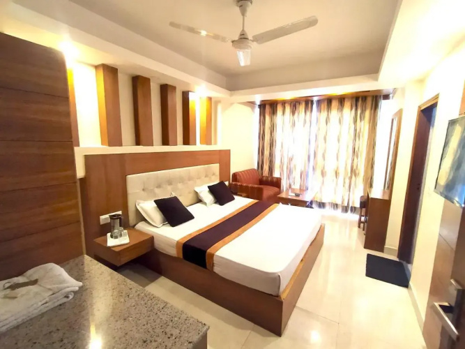 Hotel Samrat - On Mall Road