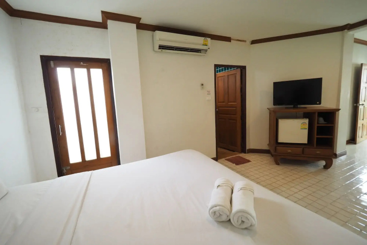 Fah Place Hotel