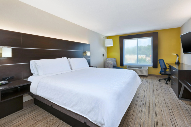 Holiday Inn Express Hotel & Suites Cleveland - Richfield by IHG