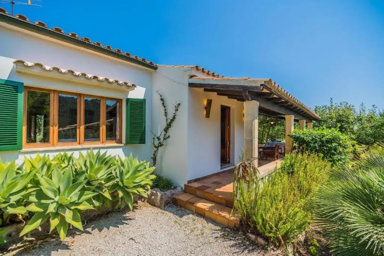 3 Bedrooms Cottage